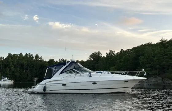 A one-of-a-kind Toronto Adventure aboard 33' Azimut motor yacht