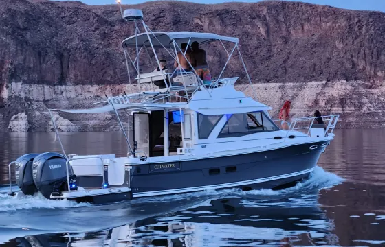 Catalina Cruise! Flybridge Cruiser in NewPort Beach