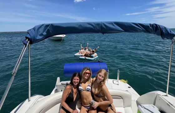Private Luxury Charter In Chicago - Sea Ray 360 Sundancer Motor Yacht