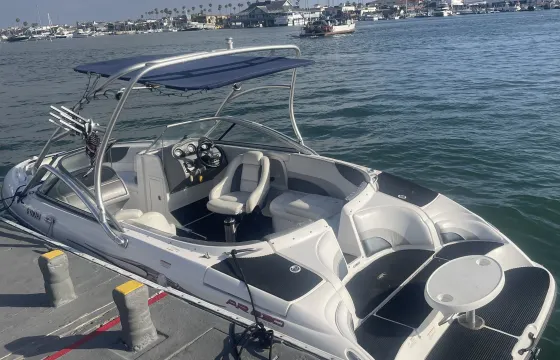 23' Yamaha Jet Boat for 10 Guests in Dana Point