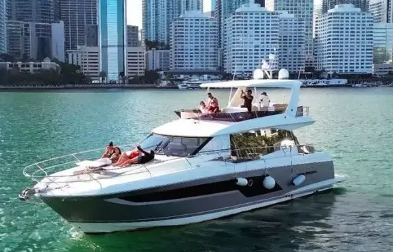 60ft Prestige 2022 For The Best Spots In North Miami