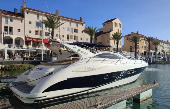 AZIMUT ATLANTIS 47 in Vilamoura