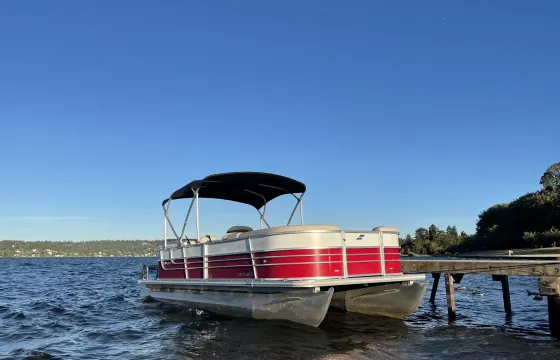 Spacious 24’ StarCraft Pontoon for 12 in Seattle, Washington
