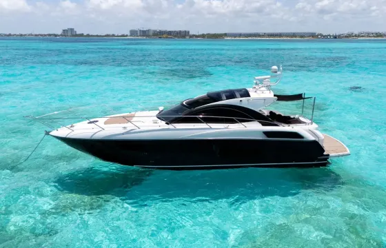 Azimut 54 Motor Yacht – Private Cancun & Costa Mujeres Cruise (15 Guests)