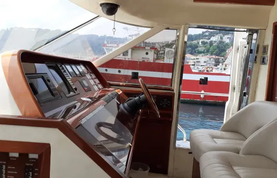 Motor Yacht Charter for 12 Person in İstanbul
