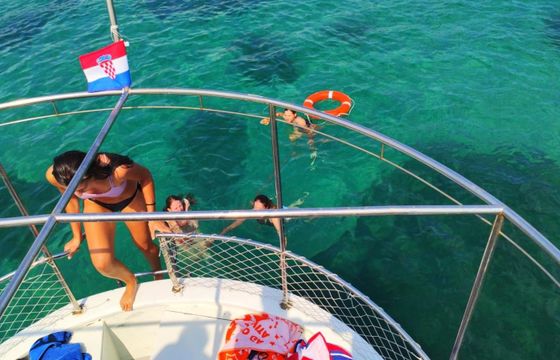 Spacious 40ft tour boat for rent in Zadar Croatia