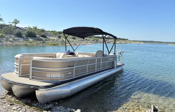 26’ Pontoon w/Diving Board!