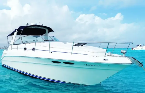 Sea Ray 36 ft Yacht with Captain & Crew in Cancún, Mexico