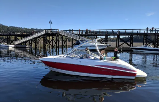21 Foot Sport Cruiser with Wakeboard Tower
