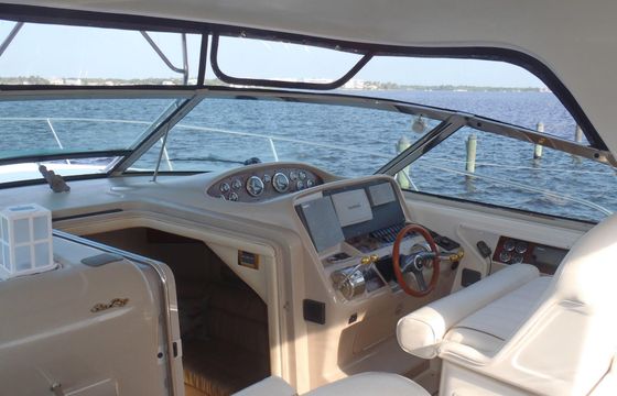 37 feet Sea Ray Motor Yacht Rental in Gaios, Greece