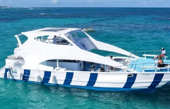 Ultimate Party with Luxury Yacht Charter for Up to 80 Guests!