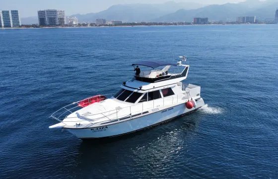 50ft Yacht with Flybridge in Puerto Vallarta