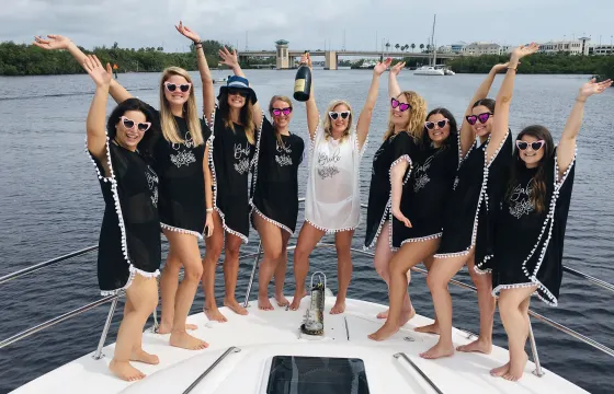 🔥20 % off June - 51' Sea Ray Luxury included with "CAPTAIN + STEWARDESS " 🔥