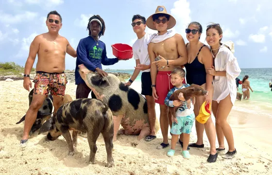 Nassau: Island Hopping, Snorkeling, Swimming Pigs Adventure and Private Tour