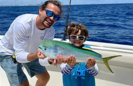 30ft Dusky Center Console - Leisure & Fishing Charters in Miami