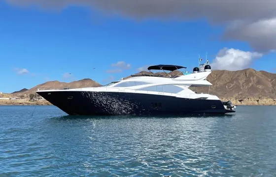 85' Sunseeker Luxury Yacht in Hamptons