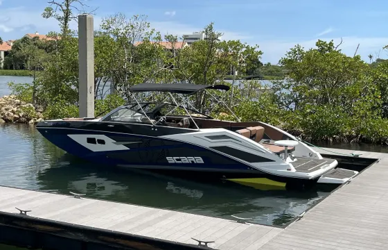 4-Hour Luxury Dinner Cruise on a 30’ Scarab Yacht