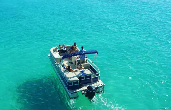 Sun Tracker Supreme Pontoon - Fuel included - 10 People