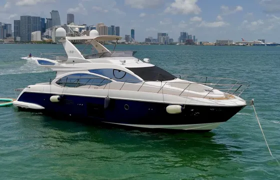 Luxury Azimut 55’ Flybridge Motor Yacht