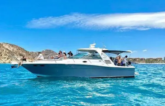 40ft Sea Ray Yacht Charter for 15 people in Los Cabos