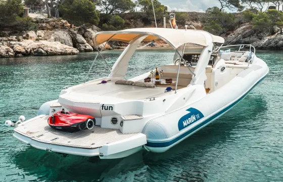 Marlin Rib 38 + 1 Seabob (low season)