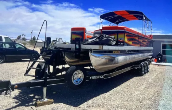 30ft Tri-toon Party Boat for Charter on Lake Pleasant! Party with us!