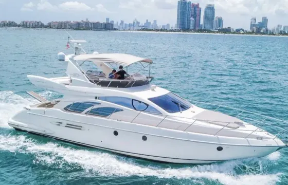 Enjoy Miami in 50ft Azimut Motor Yacht!