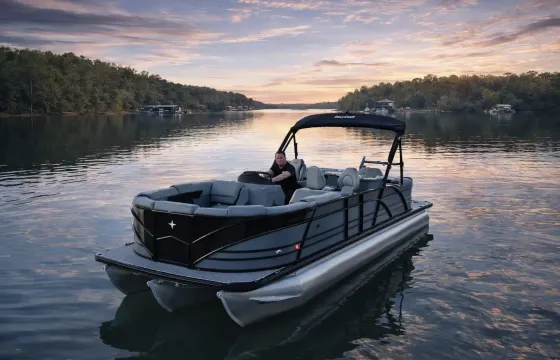 Stunning Berkshire 250HP Bar Boat, 25 Ft 13 passenger Tri-Toon Lake Lanier!