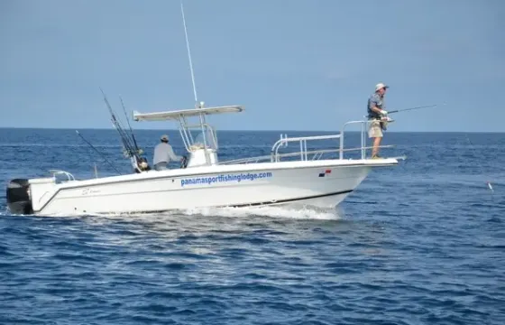 Funtastic Fishing Trip aboard the 29′ Stamas Center Console in Chicá, Panamá