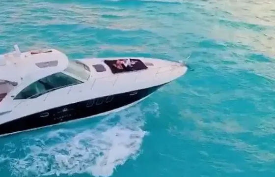 Gorgeous 44' Sea Ray Sundancer Yacht in Cancun