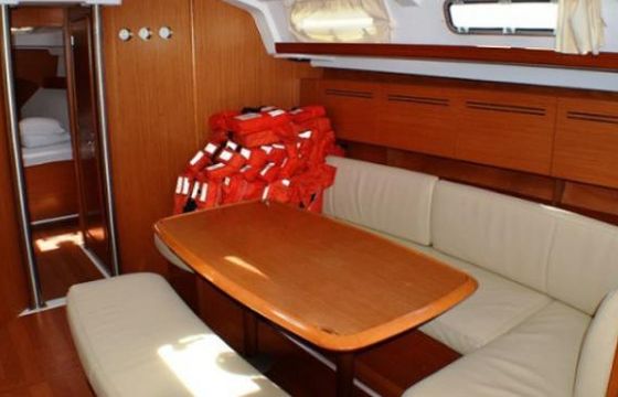 43' Cyclades Cruising Monohull For Charter in Sukošan, Kroatia