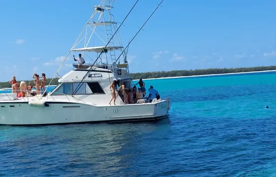 Fishing Charter on 48ft Hatteras Sport Fisherman Yacht in Nassau, New Providence