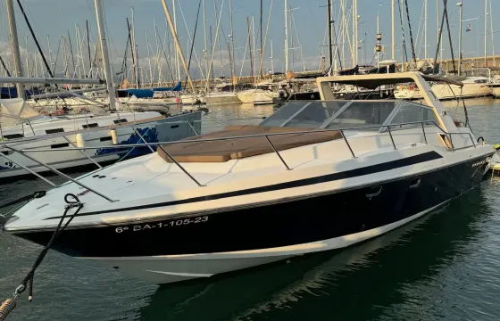 Luxury yacht for an unforgettable experience | 33ft Sunseeker San Remo