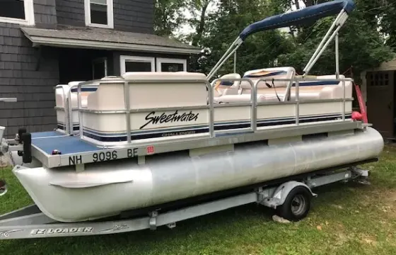 18ft Godfrey Sweetwater Pontoon Rental in Wilmington