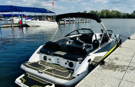Twin Engine 230 Hp, 21' Scarab Bowrider for Rent in Johnsburg, Illinois
