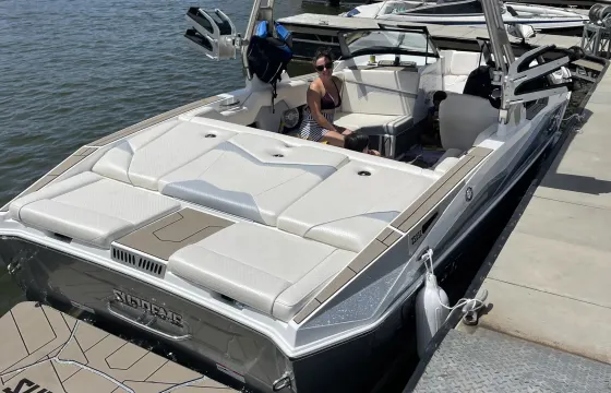 New Surf boat ready to Surf, Wakeboard, and tube!!!!
