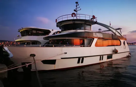 105' Superyacht Private Luxury Yacht Cruise In Istanbul