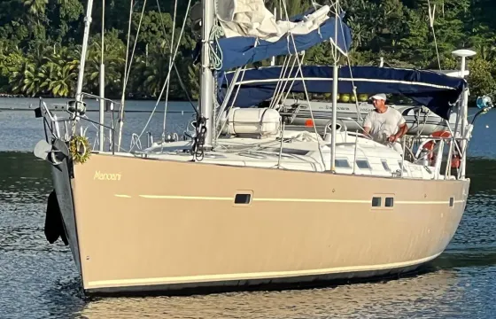 Private 10-Day Monohull Cruise Tahiti to Bora Bora w/Crew