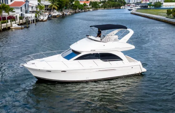 Meridian Flybridge 40ft Live the experience 🏖️🍾🛥️