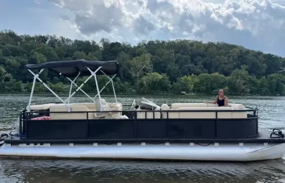 Vibes on the Potomac | 8 Person BYOB Party Pontoon