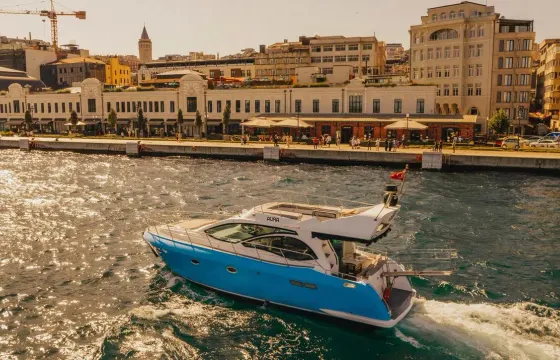 Luxury 39' Motor Yacht in Istanbul | 2 hour Bosphorus Tour