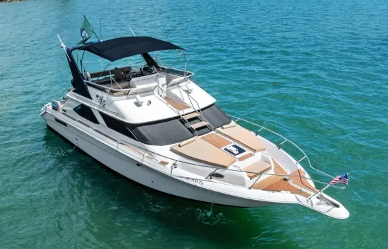 50' Sea Ray Express for Cruising the Miami Skyline