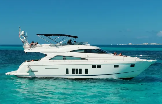 Fairline Squadron 70ft Cancun’s Ultimate Luxury Yacht Charter