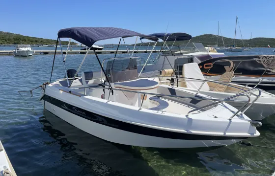 Barca Italmar 19 Powerboat with 40hp outboard - max 7 people