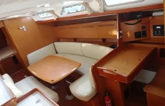 Charter Beneteau Cyclades 50.4 in Angra dos Reis