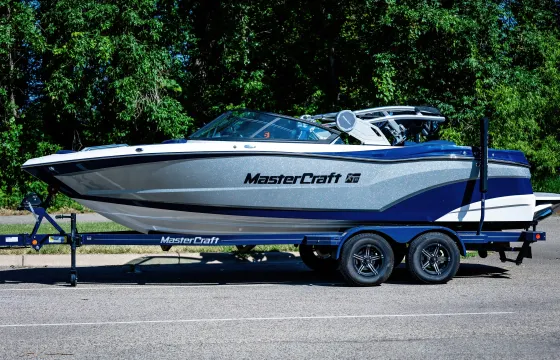 Wakeboard and Wakesurf Lessons onboard 21' Mastercraft