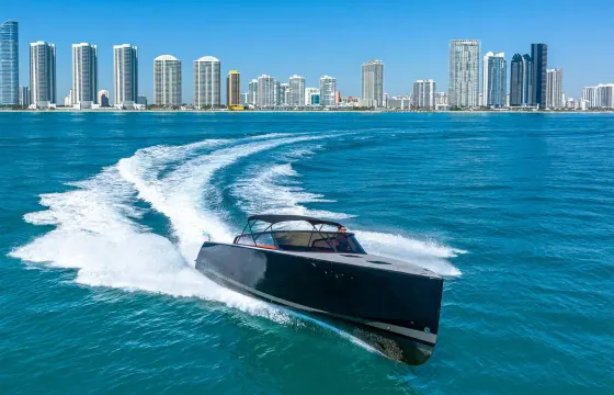 Deal of the Week! 40' Vandutch Yacht for Rent in Miami, Florida.