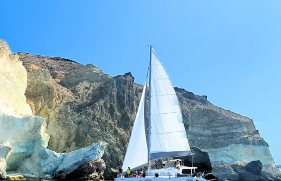 Caliente-Weekly Crewed Charter Cruise with Lagoon 45F