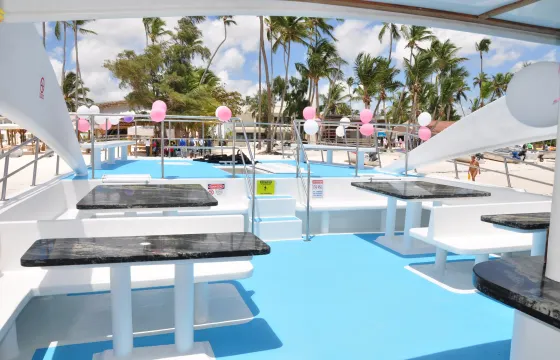 70' Power Yacht for VIP Cruise With 5-Star Crew and Captain Included
