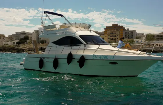36ft Astinor Fly Motor Yacht – Luxury Cruise in Polignano, Puglia